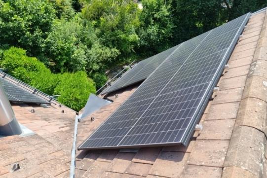 Fertige Photovoltaik-Anlage 