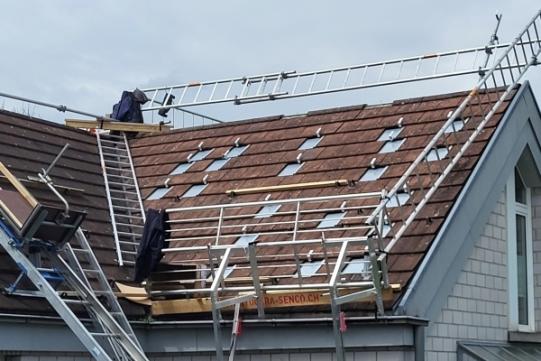 Seitengerüste für die Montage