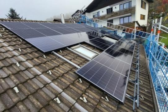 Aufbau der Photovoltaikanlage