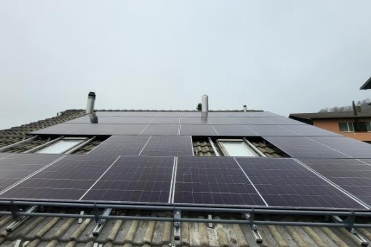 Fertige Photovoltaik-Anlage