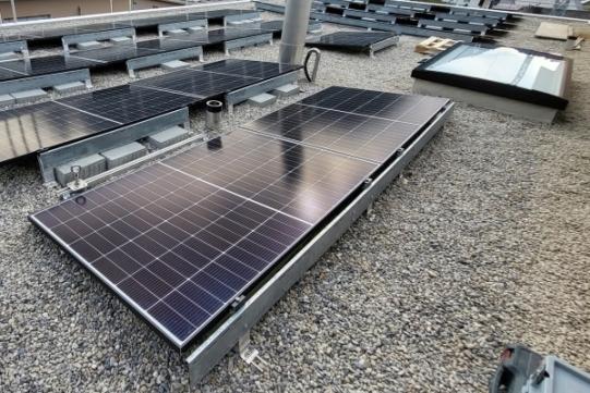 Fertige Flachdach-Anlage