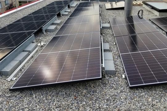 Fertige Flachdach-Anlage