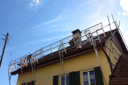 Dach mit Seitenkonstruktion