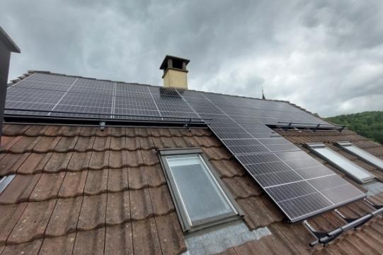 Fertige Photovoltaik-Anlage