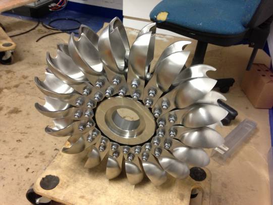 Mit einer CNC gefräste Peltonturbine
